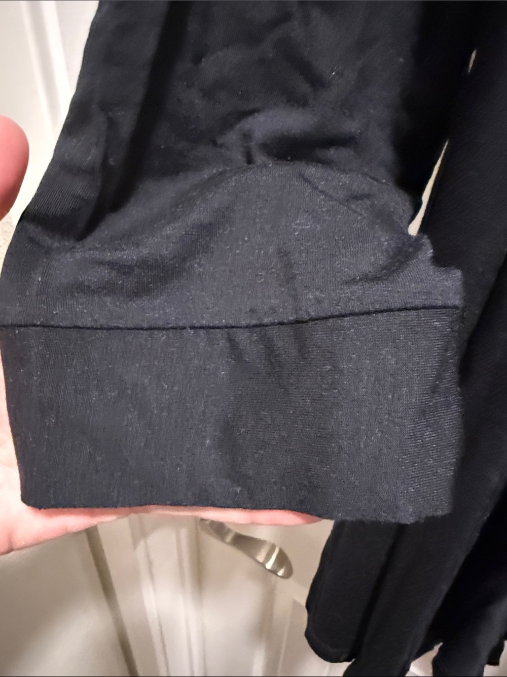 Model Black Auden Robe - Picture 5 of 7